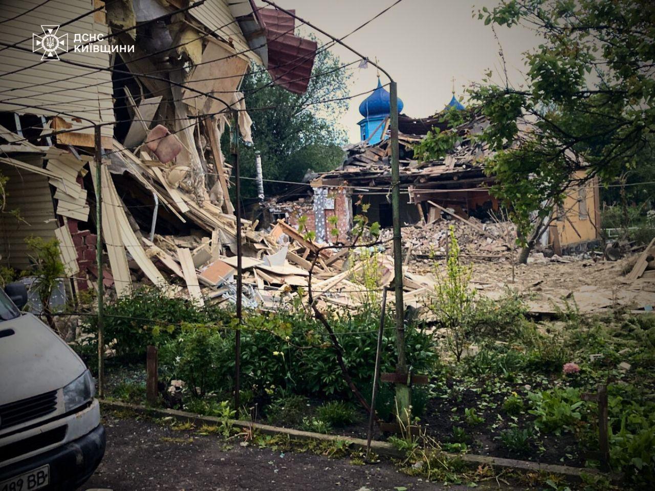 На Київщині внаслідок атаки БпЛА загинула жінка, серед поранених є дитина