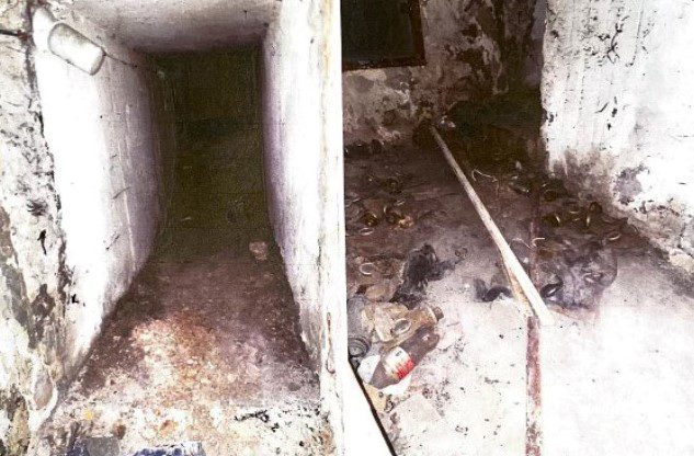 На Мостицькій у Києві одне з “укриттів” схоже на давні печери, а не захисну споруду (фото)