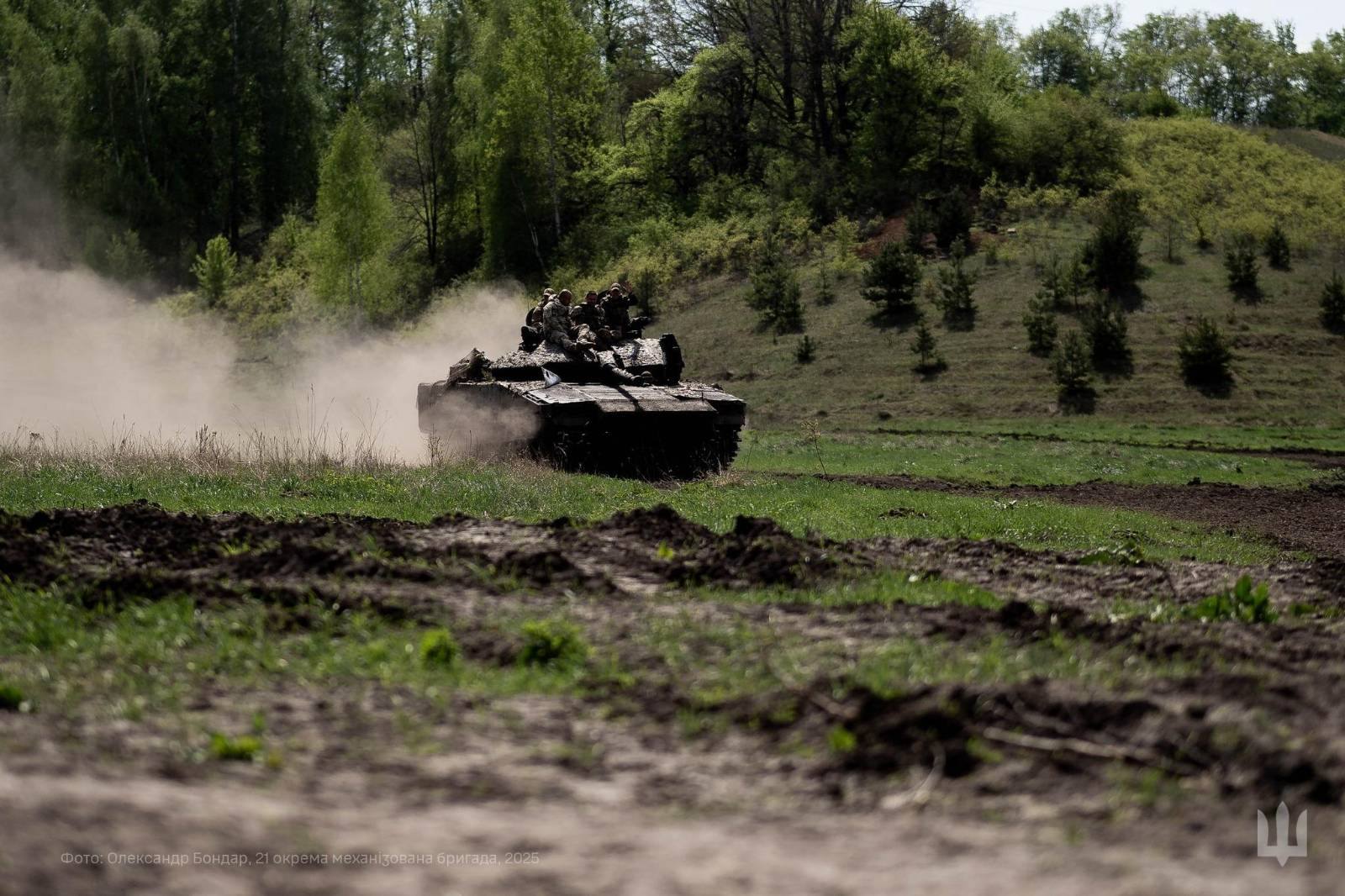 Ворог посилює атаки, за добу на фронті 202 боєзіткнення, - Генштаб ЗСУ