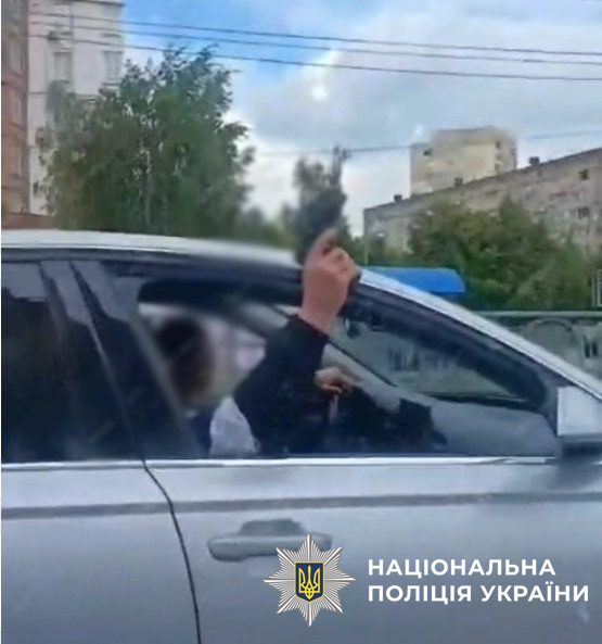 Поліція затримала зловмисників, які влаштували стрілянину у Дарницькому районі Києва