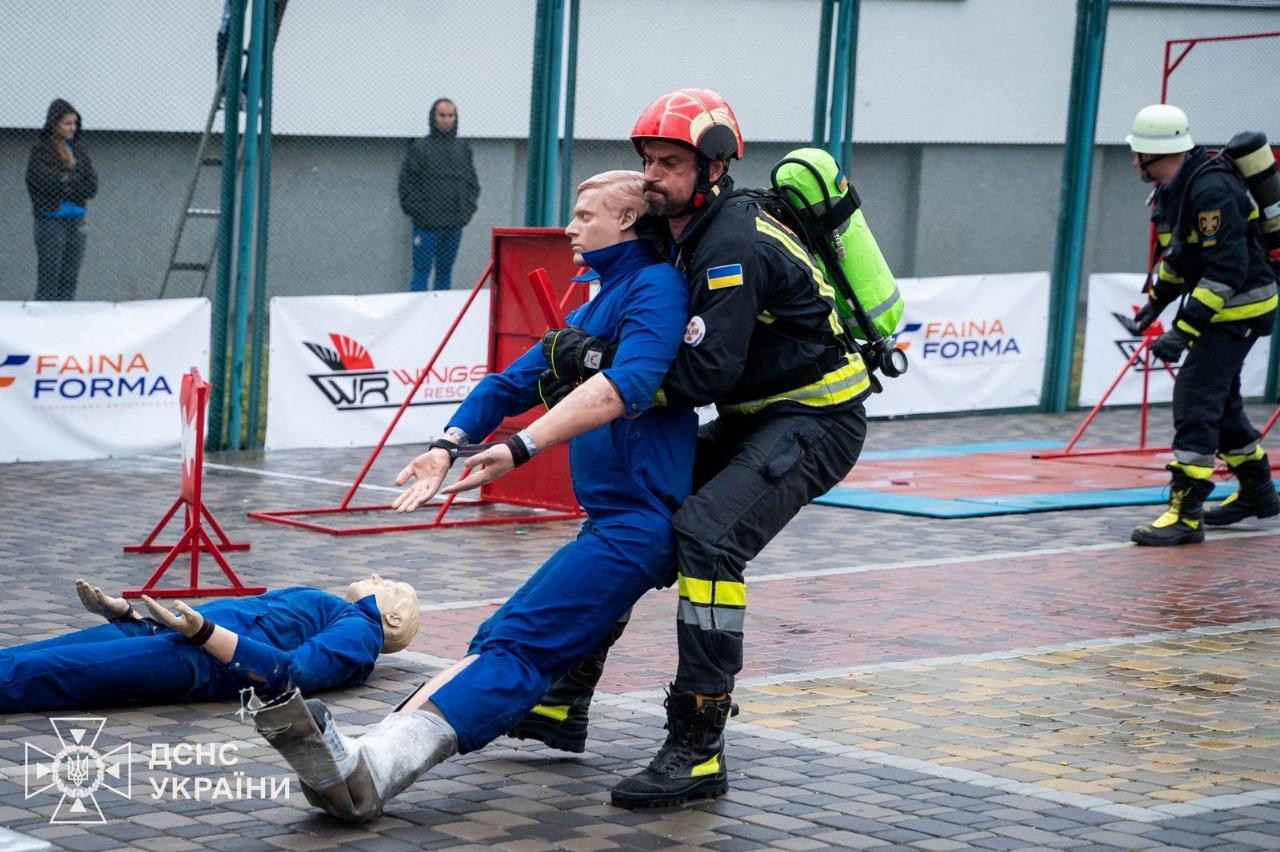 Столичні надзвичайники посіли 1 місце у Чемпіонаті України “Найсильніший пожежний-рятувальник Київ-2025” (фото)
