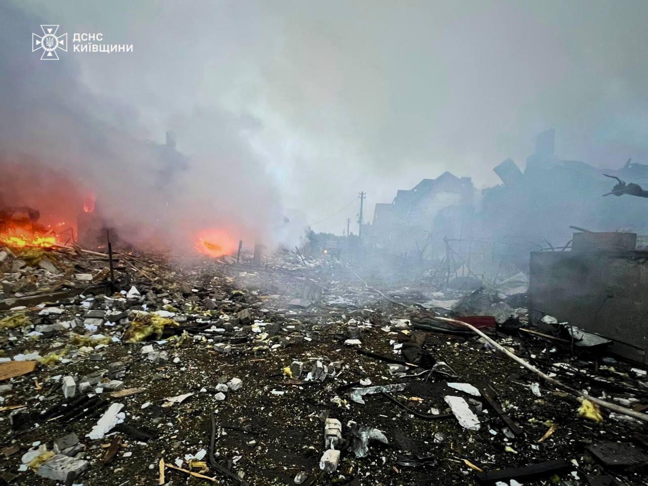 Удар ворожих БпЛА по Київщині: є вбиті, серед поранених діти