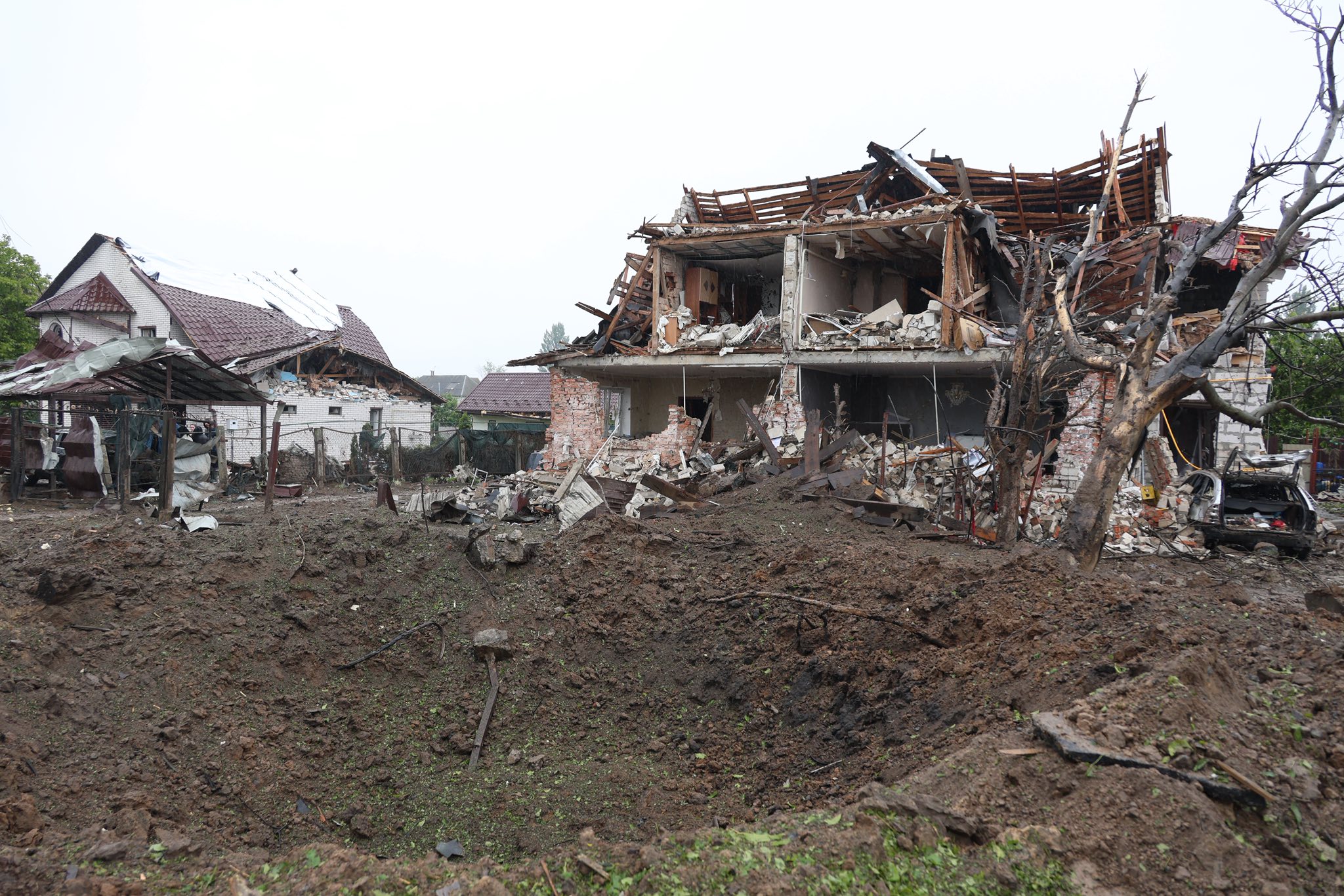 Очільник Київщини відвідав постраждалий від нічних обстрілів Макарів (відео)