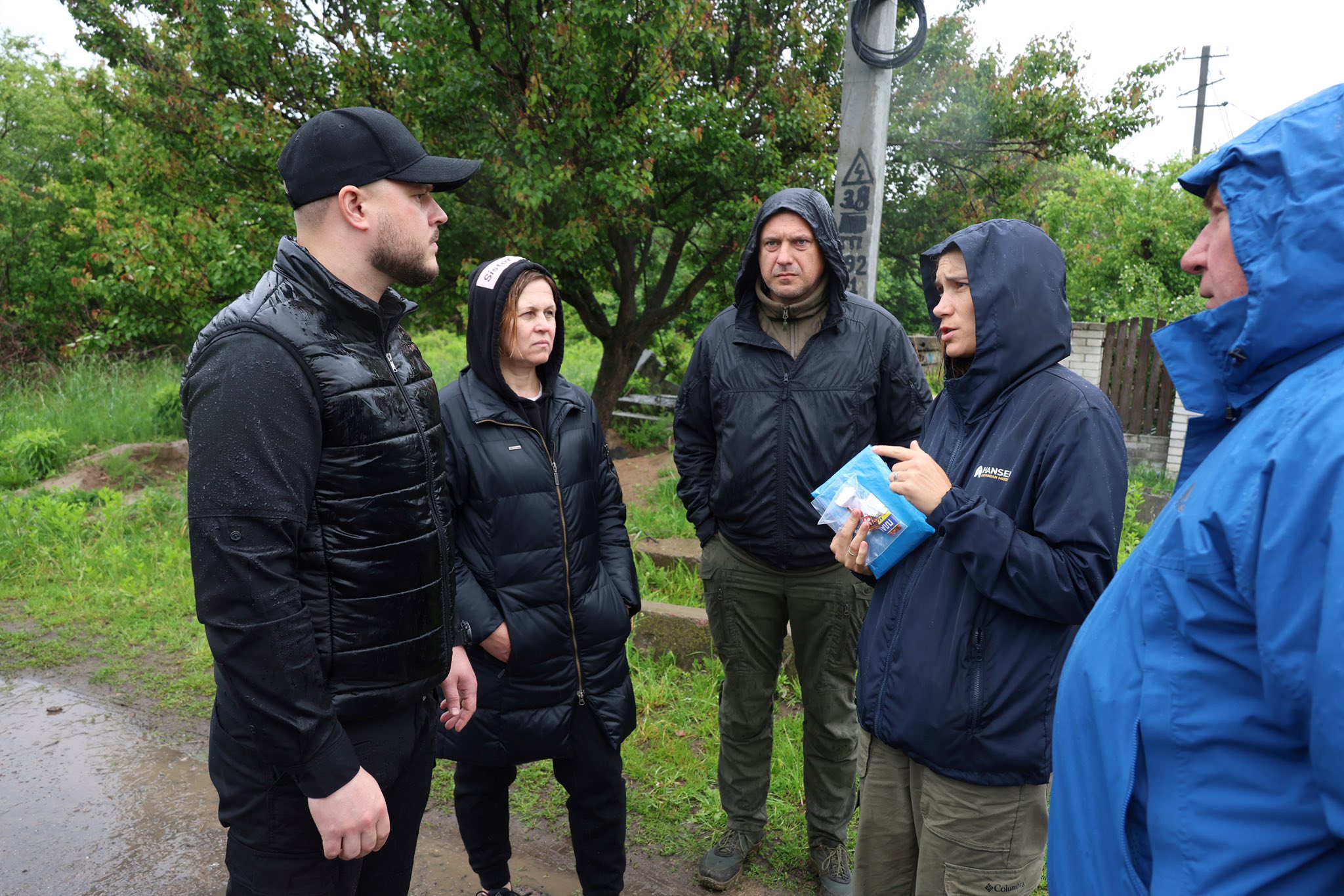 Очільник Київщини відвідав постраждалий від нічних обстрілів Макарів (відео)