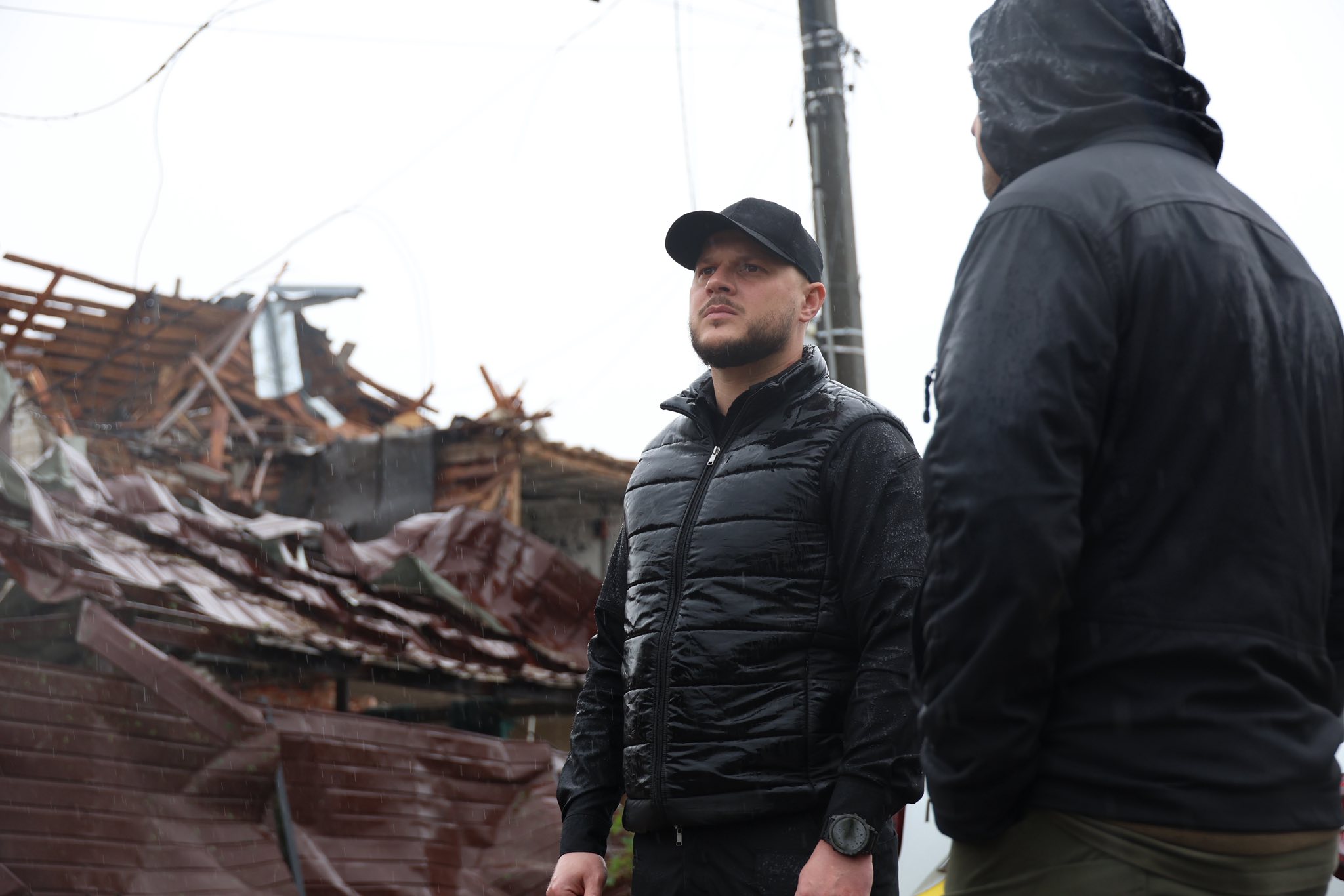 Очільник Київщини відвідав постраждалий від нічних обстрілів Макарів (відео)
