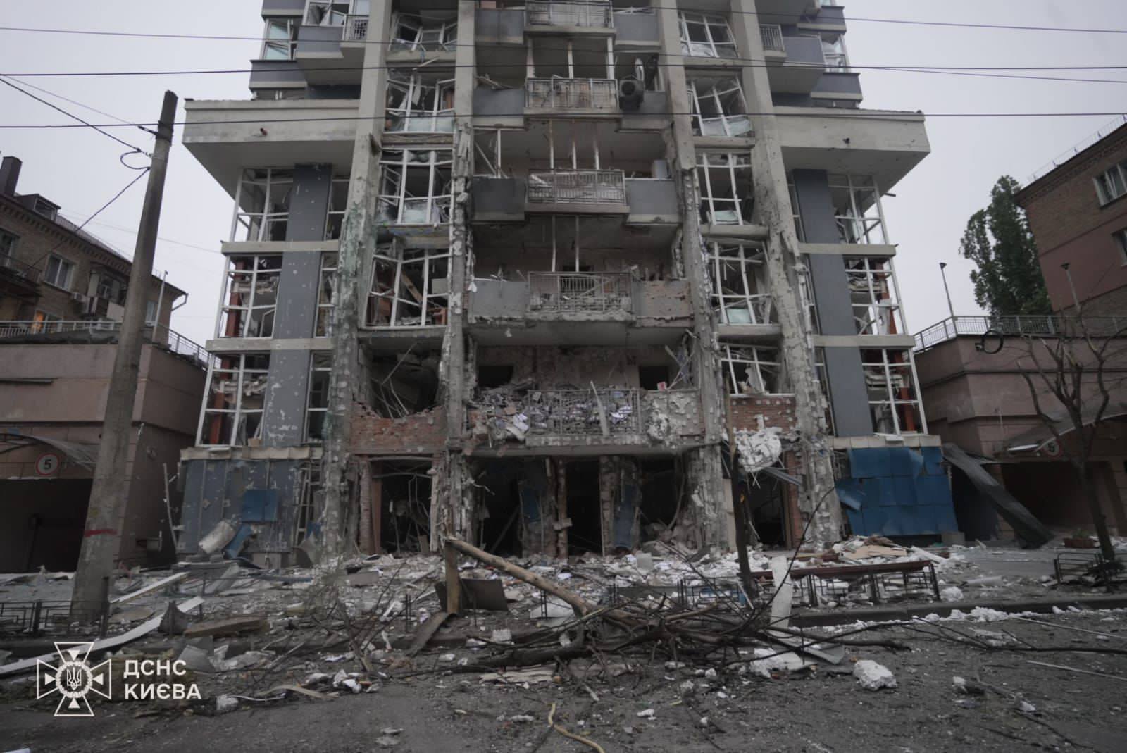 У Києві внаслідок нічної атаки понад десяток постраждалих, пошкоджено будинки у трьох районах