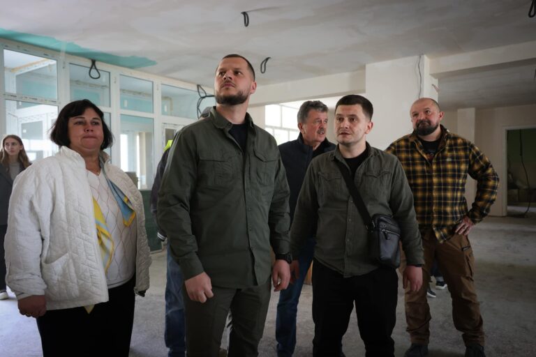 Микола Калашник проінспектував хід відбудови села Бузова