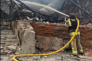 Суми: ввечері 6 травня у передмісті від балістики росармії загинула дитина, шестеро дітей у лікарні Суми: ввечері 6 травня у передмісті від балістики росармії загинула дитина, шестеро дітей у лікарні