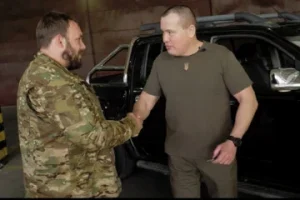 Артур Палатний: «Українська команда» передала позашляховик київським тероборонівцям на передову Артур Палатний: «Українська команда» передала позашляховик київським тероборонівцям на передову