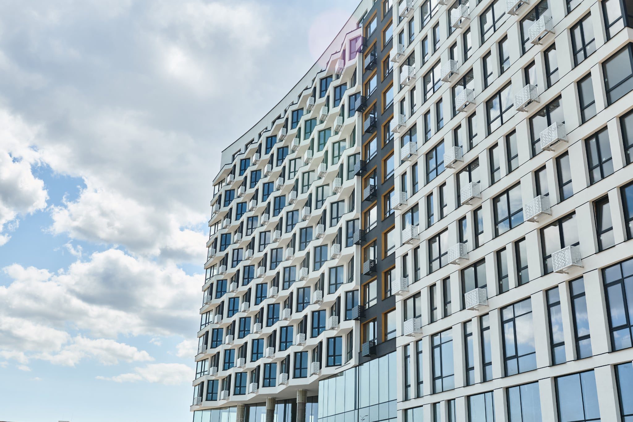 Компанія DIM опублікувала ексклюзивні травневі пропозиції на житло класу комфорт