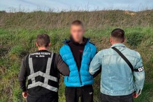 У Києві затримали 16-річного диверсанта, який підпалив авто ЗСУ на замовлення рф (фото) У Києві затримали 16-річного диверсанта, який підпалив авто ЗСУ на замовлення рф (фото)