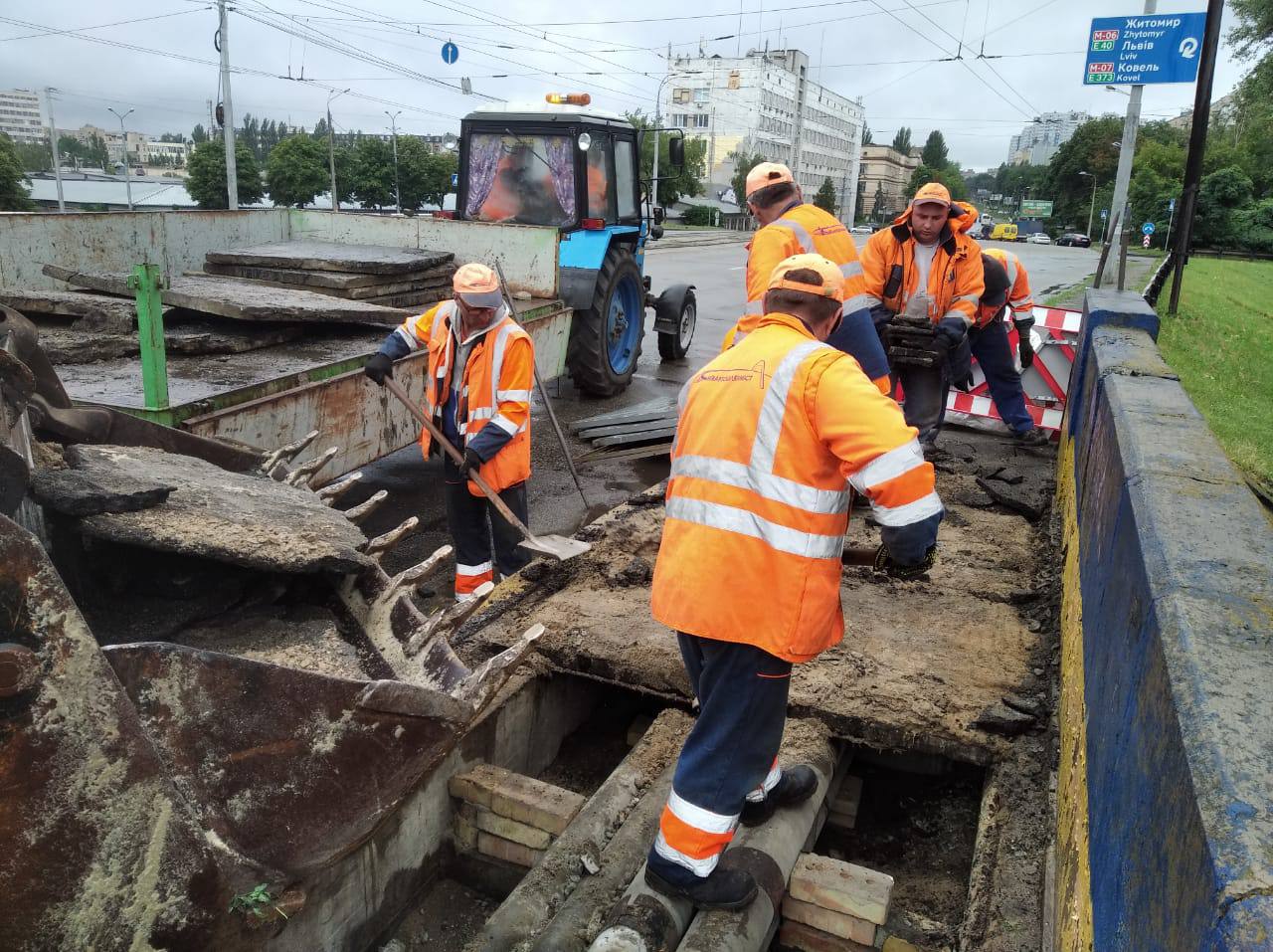 Київавтошляхміст готовий заплатити 13,8 млн гривень за очищення колекторів і водостоків