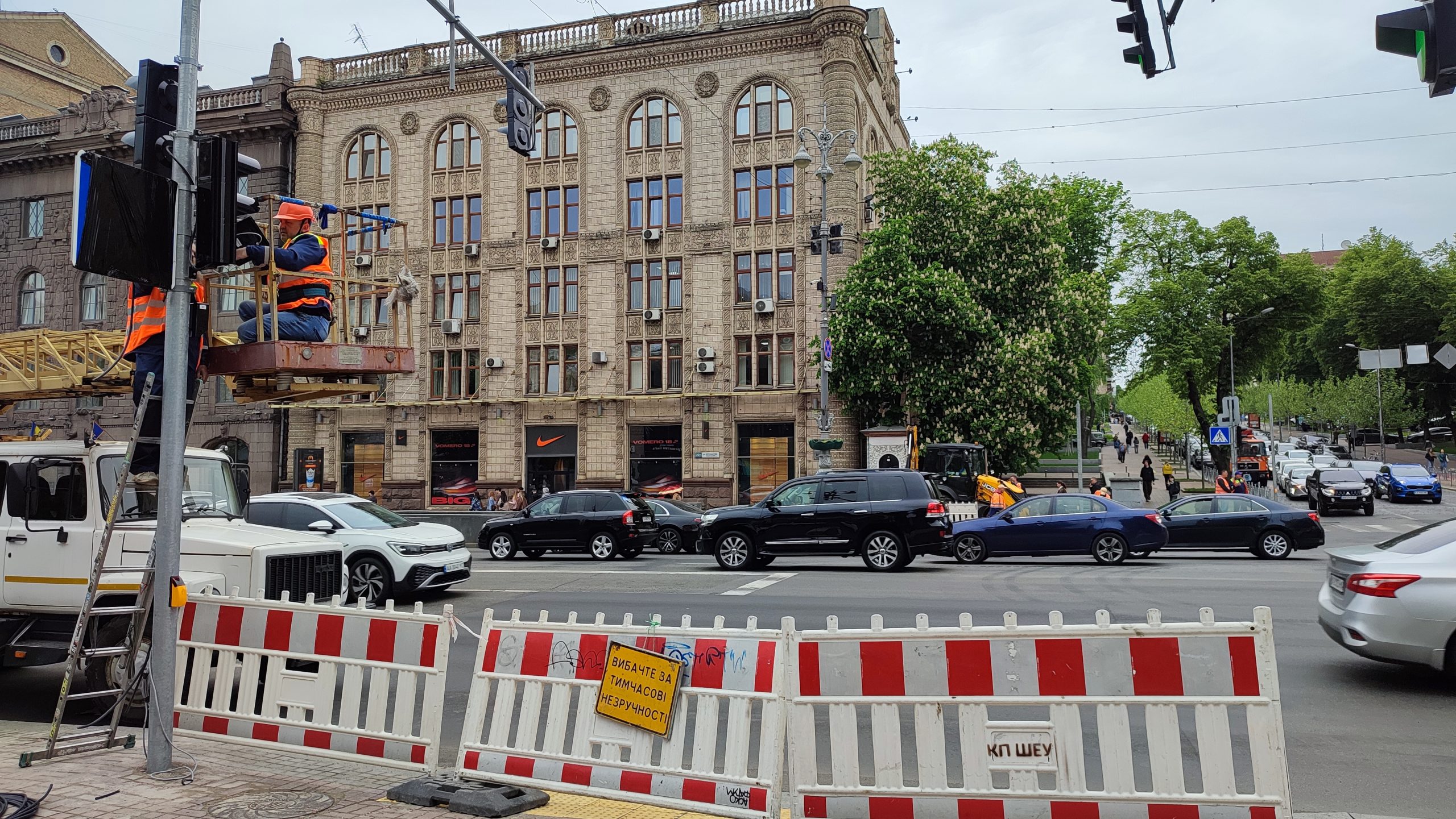 7 травня на перехресті Хрещатику і Прорізної не працюватимуть світлофори