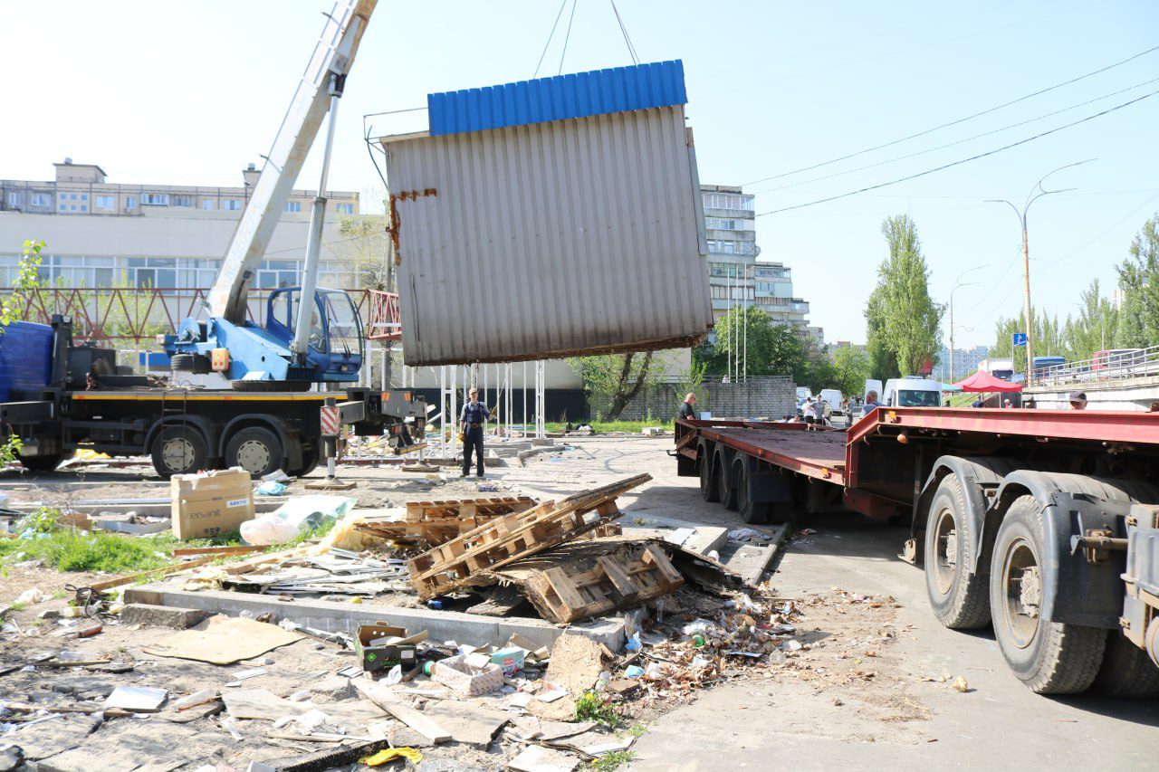 У Києві з початку року демонтували близько 2 300 елементів благоустрою без дозвільної документації - КМДА
