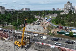 У Києві триває капремонт шляхопроводу біля метро «Дарниця», який не ремонтували понад 60 років У Києві триває капремонт шляхопроводу біля метро «Дарниця», який не ремонтували понад 60 років