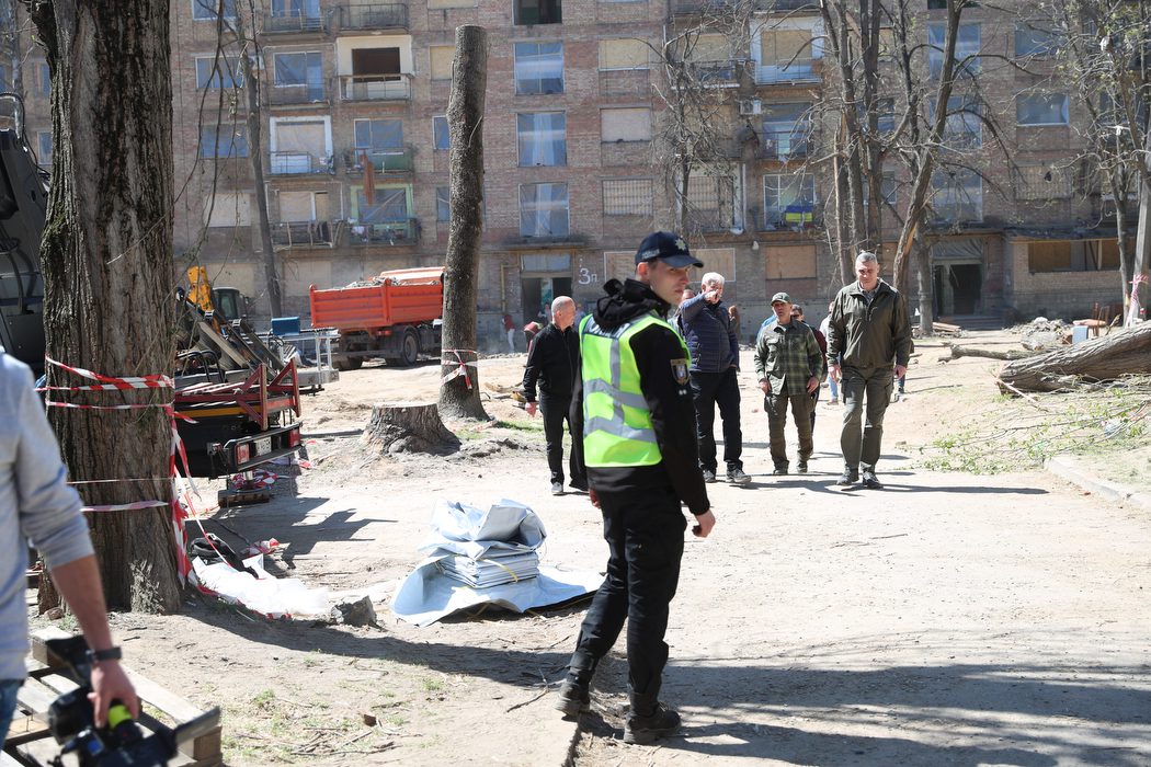 Мешканці будинків на Святошині, постраждалих від атаки 24 квітня, вже подали 61 заявку на отримання допомоги