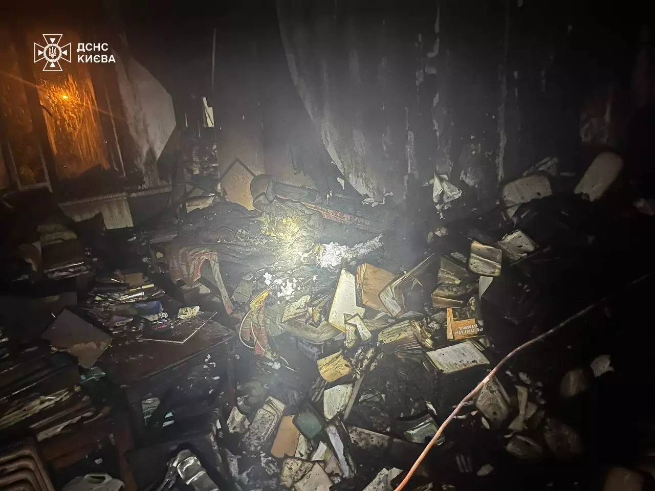 На Відрадному у Києві при пожежі в багатоповерхівці загинув пенсіонер