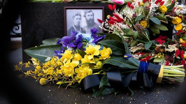 Гуманітарний комітет ВР вважає, що треба змінити напис на пам'ятнику Лесі Українки в Києві