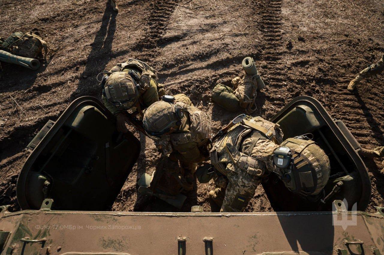 Володимир Зеленський: «Україна стоїть, доки стоїть піхота» (фото)