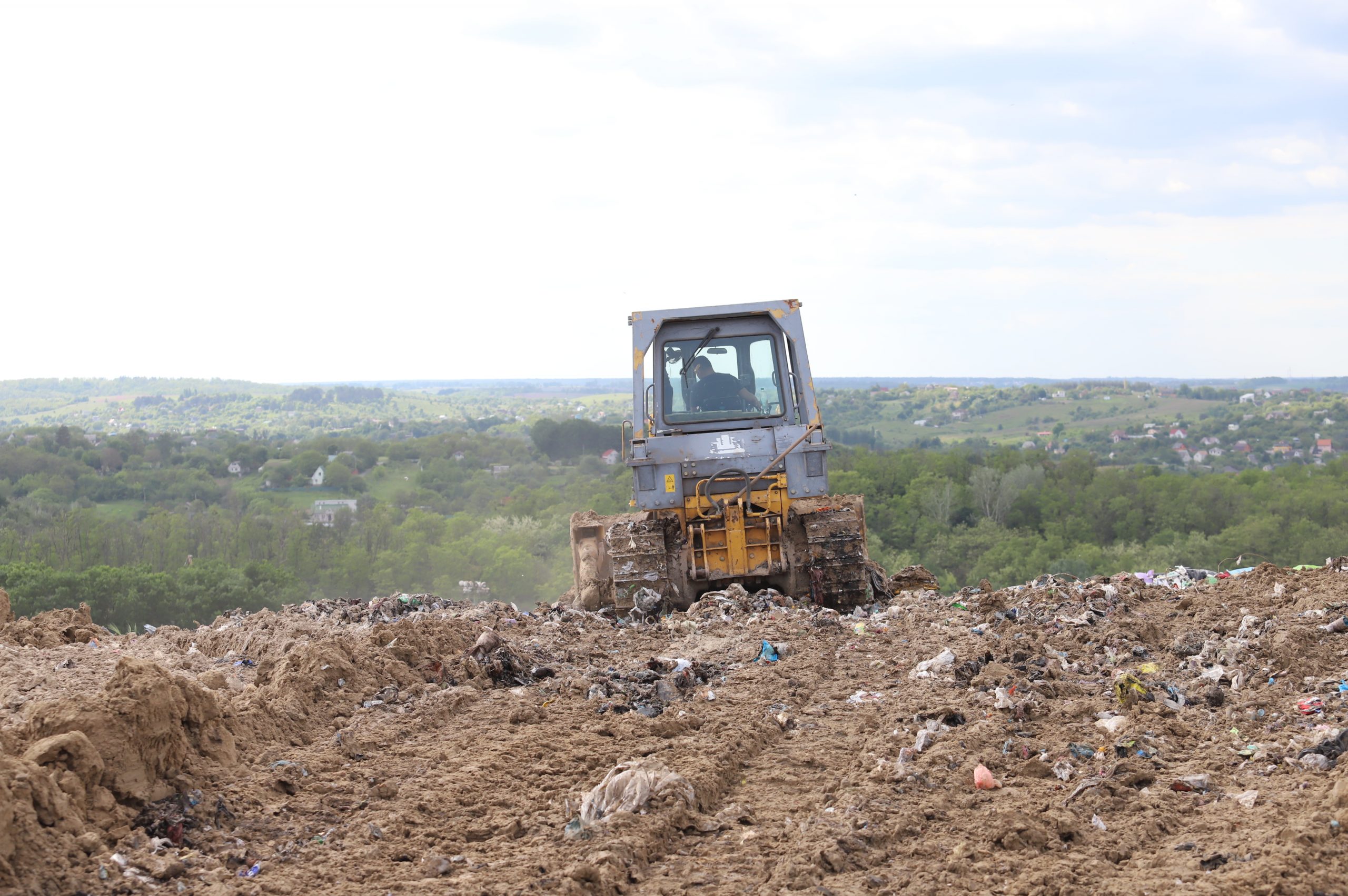 На столичному полігоні № 5 тривають роботи з рекультивації