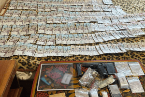 Київські оперативники затримали злочинну групу, що займалася виготовленням психотропів (фото) Київські оперативники затримали злочинну групу, що займалася виготовленням психотропів (фото)