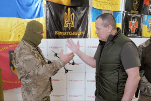 Артур Палатний: полк ССО отримав від “Української команди” дрони для роботи в тилу ворога Артур Палатний: полк ССО отримав від "Української команди" дрони для роботи в тилу ворога