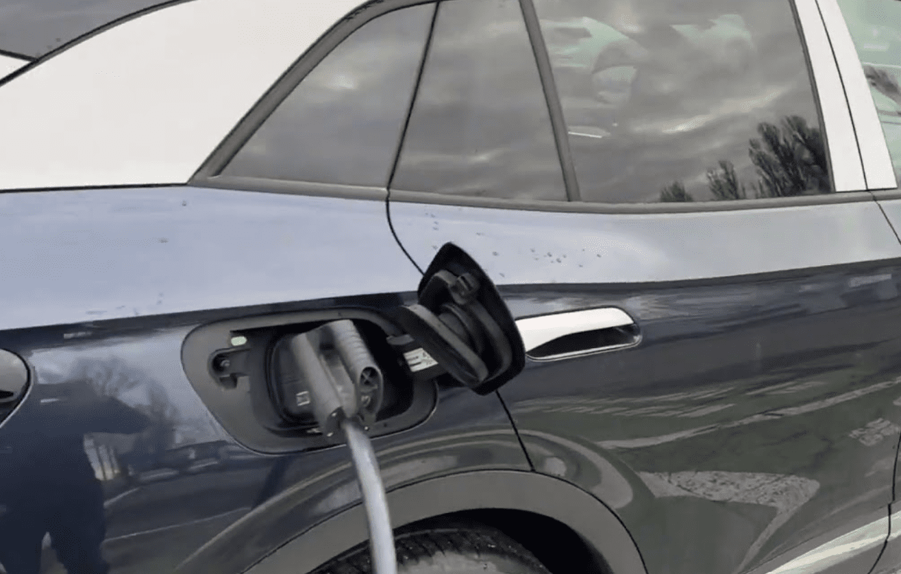 Поліція Київщини витратить 1 млн гривень на зарядні станції для електромобілів