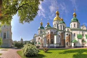 Колектив Софії Київської пожалівся Президенту Зеленському на ревізії Колектив Софії Київської пожалівся Президенту Зеленському на ревізії
