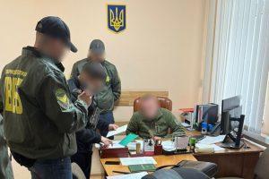 У Києві затримали голову ВЛК прикордонників за фальшиві діагнози про непридатність У Києві затримали голову ВЛК прикордонників за фальшиві діагнози про непридатність