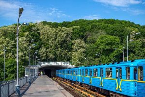 “Київський метрополітен” спрямовує 10 млн гривень на комплектуючі для дверей “Київський метрополітен” спрямовує 10 млн гривень на комплектуючі для дверей