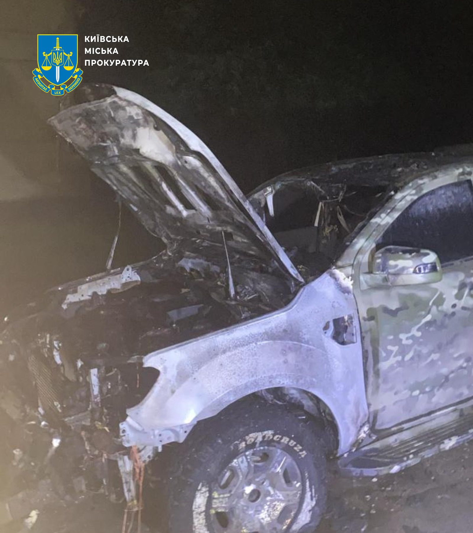 У столиці Герою України у День народження агент рф спалив автомобіль (фото)