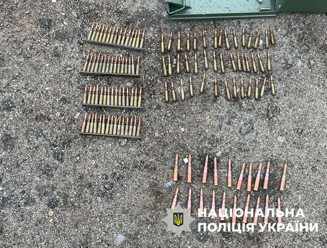 Киянин напідпитку гуляв вулицями столиці з набоями та гранатами