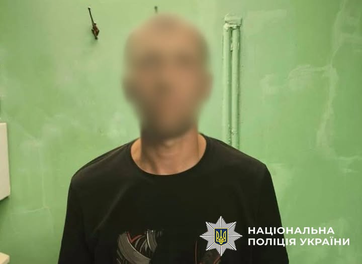 Чоловік, який вкрав у військового в столичном метро окуляри, отримав п’ять років Чоловік, який вкрав у військового в столичном метро окуляри, отримав п’ять років