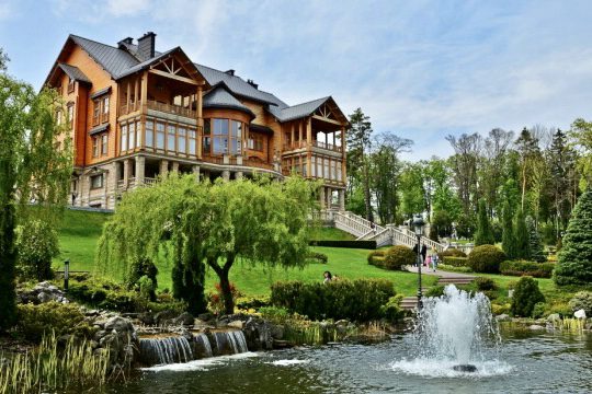 На інвентаризацію майна дачі Януковича витратять майже 800 тисяч гривень На інвентаризацію майна дачі Януковича витратять майже 800 тисяч гривень