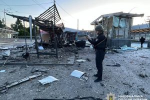 Через ліквідацію наслідків удару рф рух біля станції «Святошин» та на вул. Виговського перекритий, громадський транспорт курсує зі змінами Через ліквідацію наслідків удару рф рух біля станції «Святошин» та на вул. Виговського перекритий, громадський транспорт курсує зі змінами