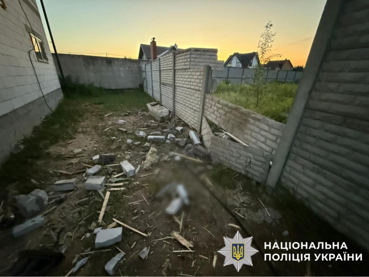 Удар ворожих БпЛА по Київщині: постраждала жінка, пошкоджені будинки (фото)