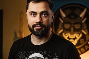 Екснардеп, військовослужбовець Фірсов закликає великий бізнес вкладатися в військові RnD