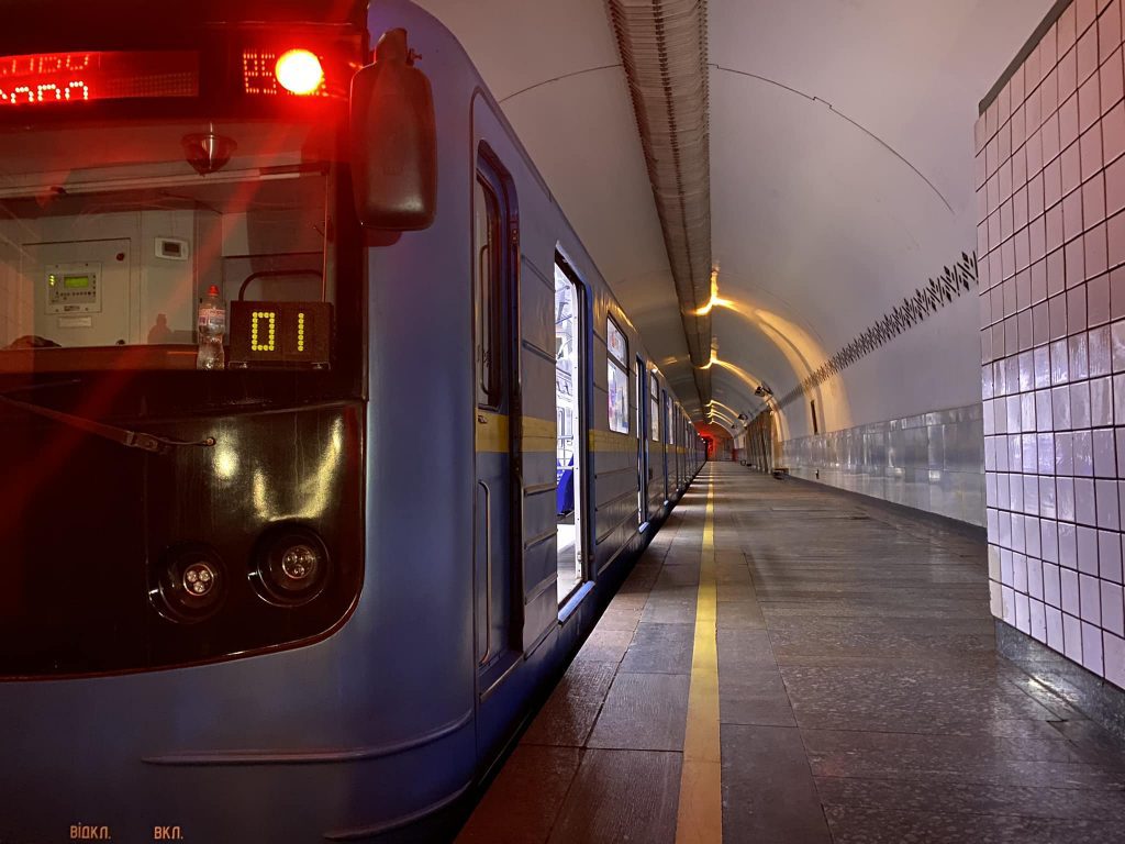 Метро Києва купить 3 лінзові світлофори за 1 млн гривень Метро Києва купить 3 лінзові світлофори за 1 млн гривень