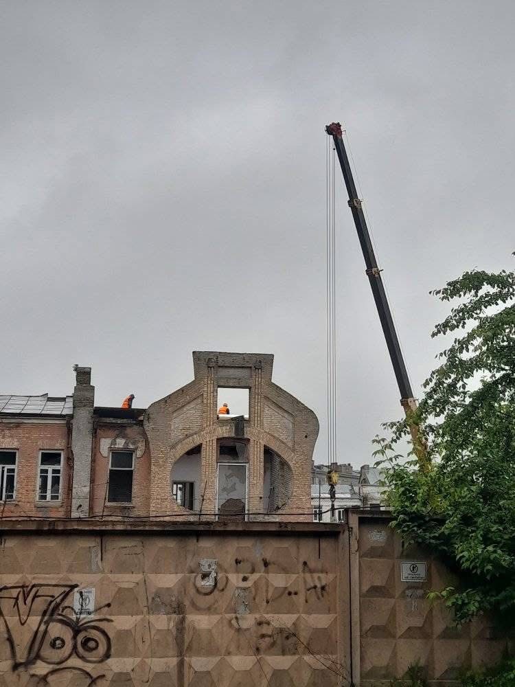 Руйнація чи реставрація: у Києві тривають скандали навколо забудови сторічного Лук'янівського депо