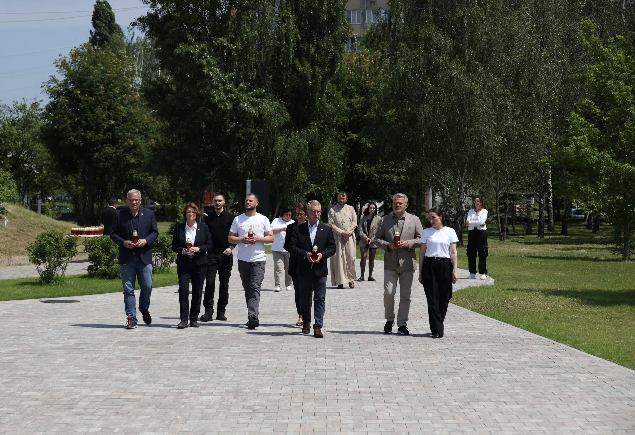 Міжнародні делегації відвідали громади Київщини, які найбільше постраждали від війни і нині активно відновлюються