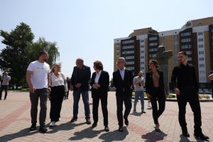 Міжнародні делегації відвідали деокуповану Бородянку та ознайомилися з відновленням селища