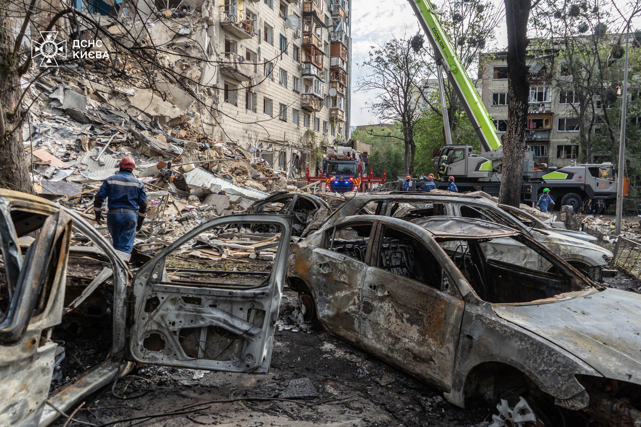 Оновлення: внаслідок нічної атаки рф у Києві підтверджена загибель 13 людей