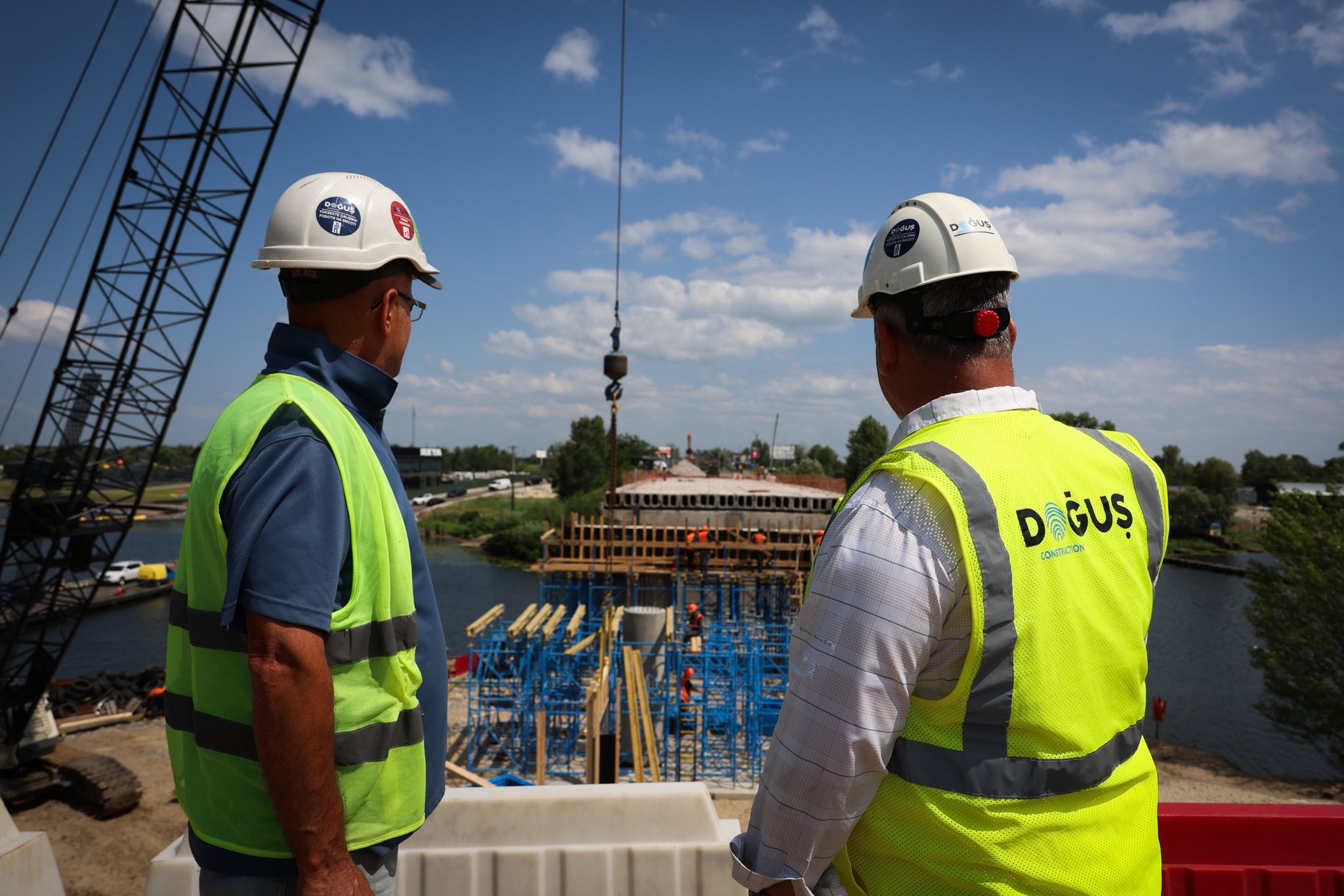 Микола Калашник перевірив хід робіт з капітального ремонту мосту через канал у Вишгороді (фото)