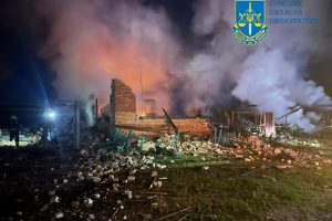 Дитина і двоє дорослих неподалік Сум стали жертвами повітряної атаки рф цієї ночі Дитина і двоє дорослих неподалік Сум стали жертвами повітряної атаки рф цієї ночі