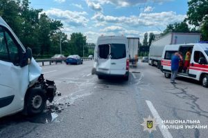 Четверо дітей постраждали в ДТП у Святошинському районі Четверо дітей постраждали в ДТП у Святошинському районі
