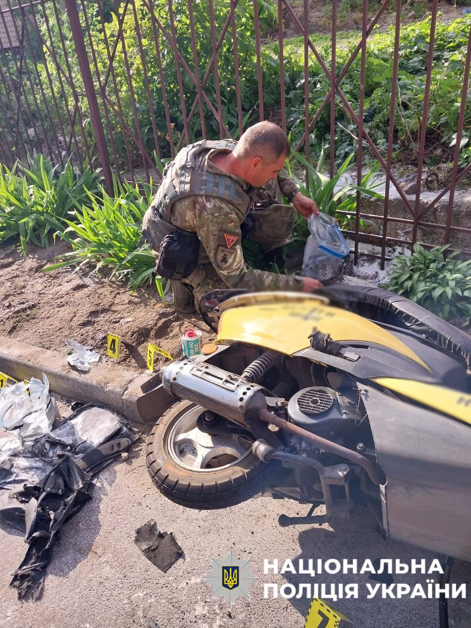 У Києві бійця Нацгвардії намагалися вбити, підклавши вибухівку в мопед, зловмисника затримали (фото, відео)