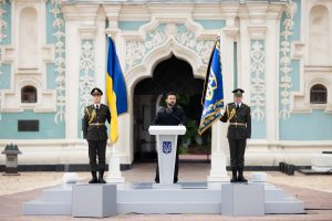 Зеленський у День Конституції: Україна є і буде на землі, українці є і будуть Зеленський у День Конституції: Україна є і буде на землі, українці є і будуть