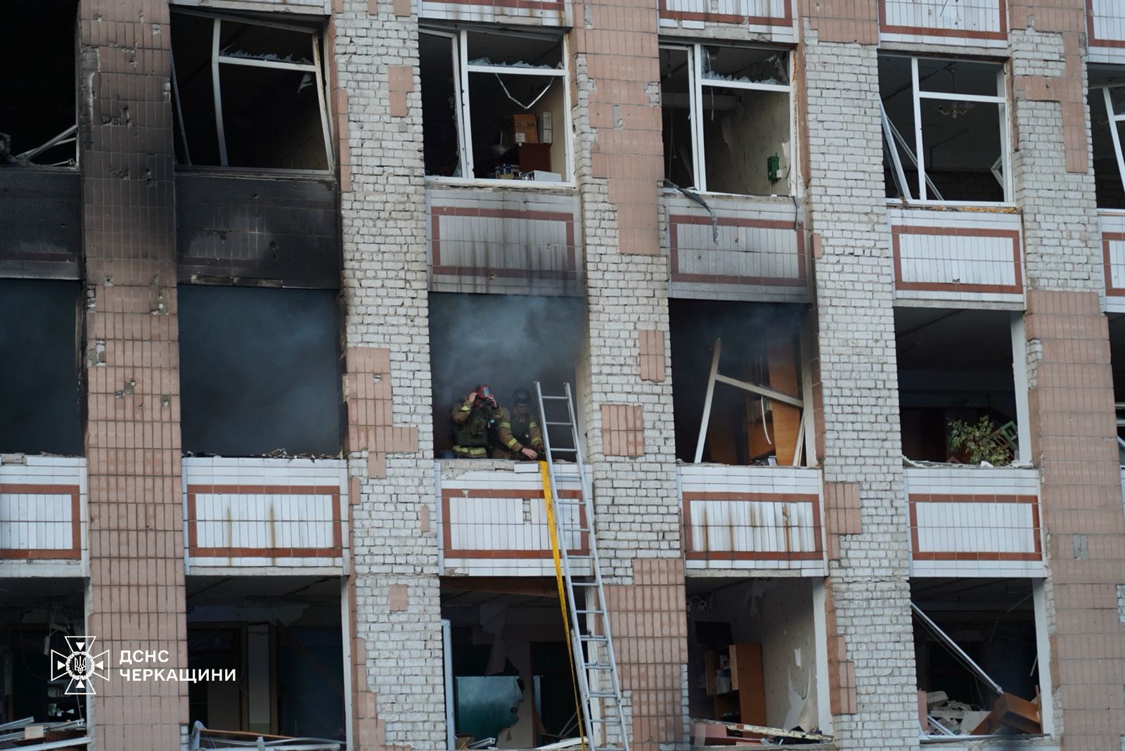 У Смілі на Черкащині внаслідок російської атаки пошкоджено багатоповерхівки, серед травмованих є дитина
