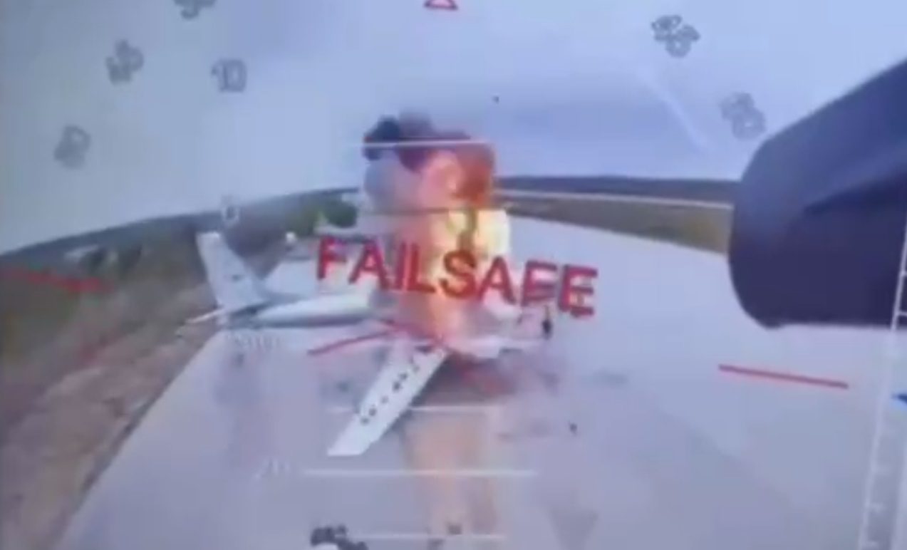 Спецоперація "Павутина": дрони СБУ уразили понад 40 літаків на аеродромах у тилу рф Спецоперація "Павутина": дрони СБУ уразили понад 40 літаків на аеродромах у тилу рф