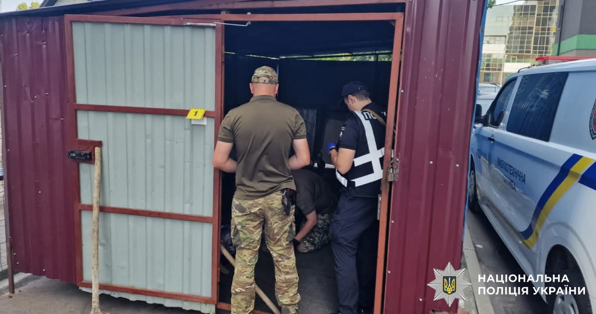 Через вибух у Дарницькому районі постраждали двоє людей